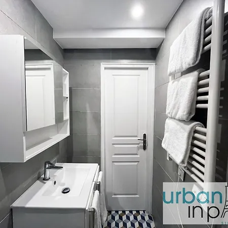 Urban Flat 14 - Charming 3 Bdr Flat In *