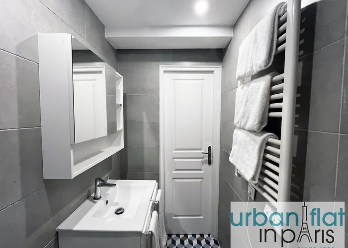 Urban Flat 14 - Charming 3 Bdr Flat In *