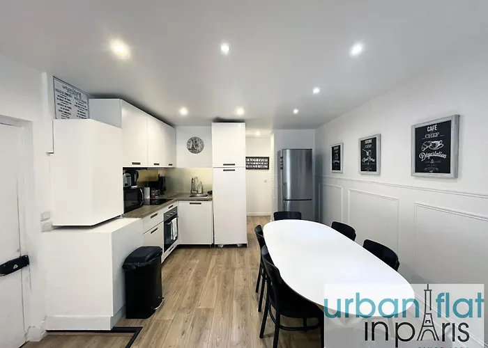 Urban Flat 14 - Charming 3 Bdr Flat In *