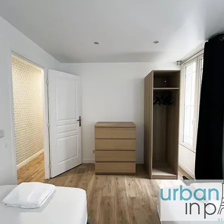 Urban Flat 14 - Charming 3 Bdr Flat In דירה *