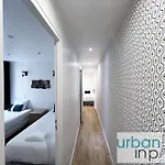 Urban Flat 14 - Charming 3 Bdr Flat In Appartement *